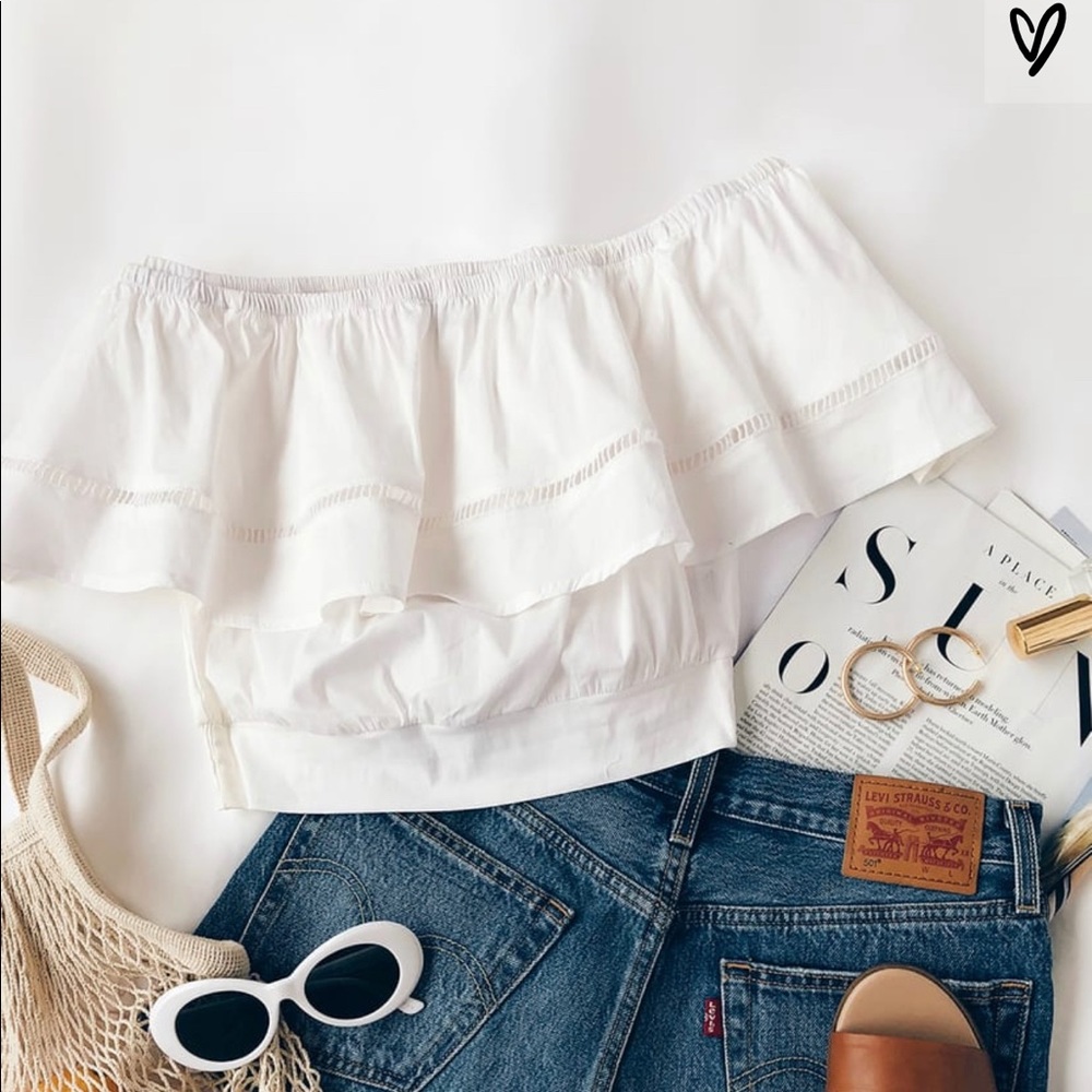 Adventure Abroad White Off-the-Shoulder Crop Top